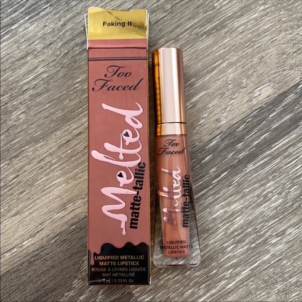 Too Faced Melted Matte-tallic lipstick/stain